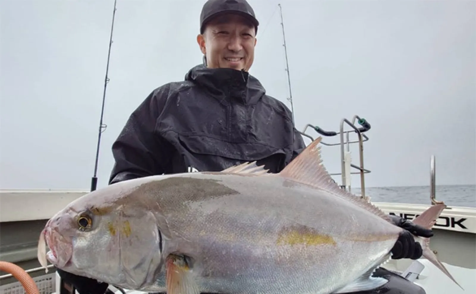 【沖釣り釣果速報】響灘でのジギングで8.6kg筆頭にカンパチが好反応!(福岡)