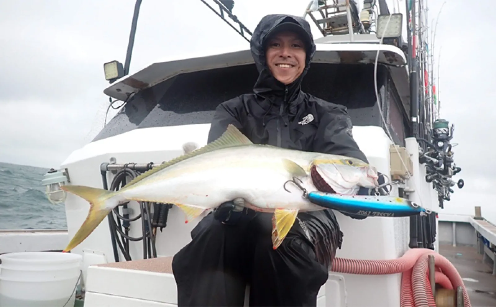 【沖釣り釣果速報】響灘でのジギングで8.6kg筆頭にカンパチが好反応!(福岡)