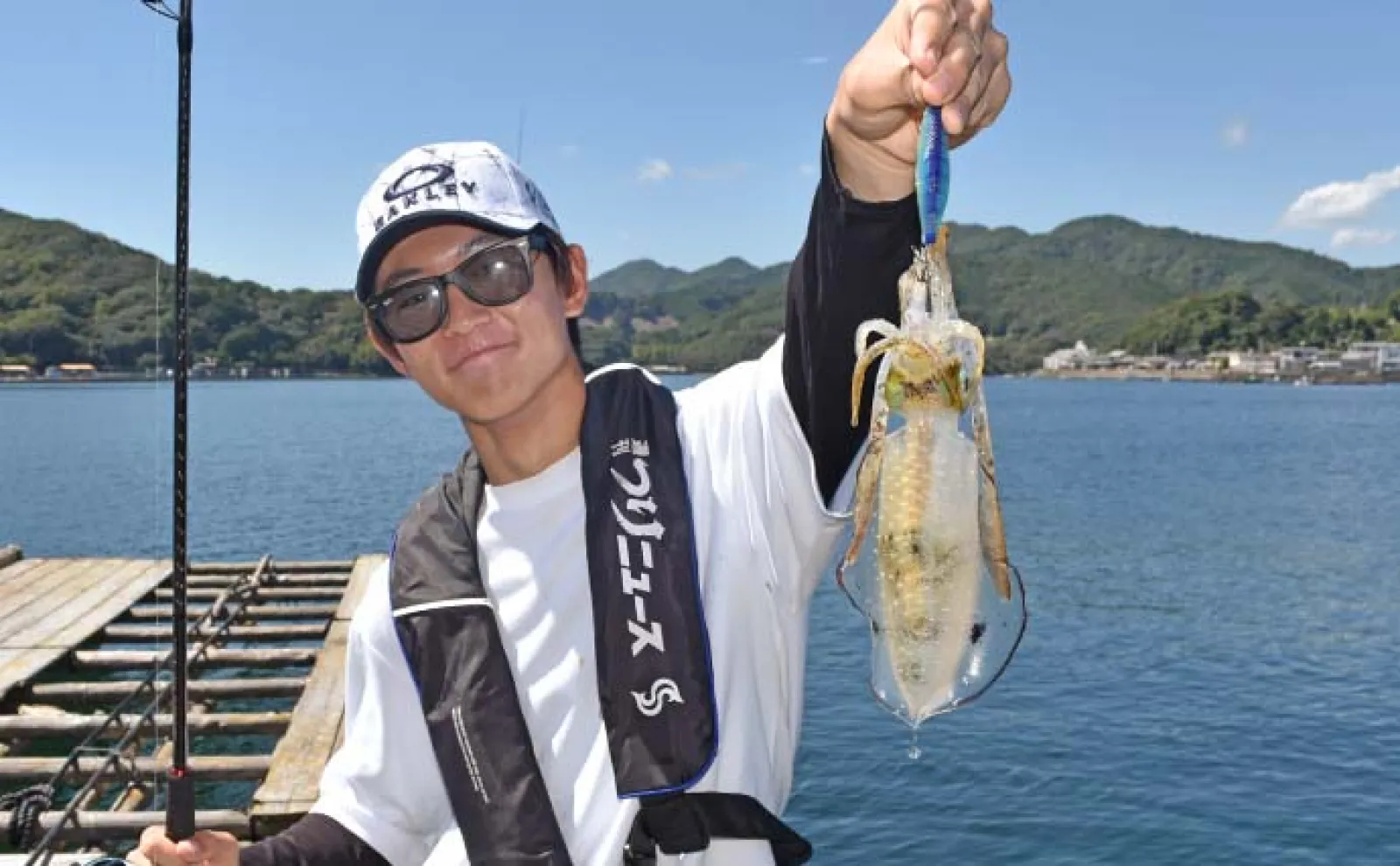 「秋のイカダエギングが開幕!」300g級を筆頭にアオリイカ4匹手中【三重・日乃出屋】