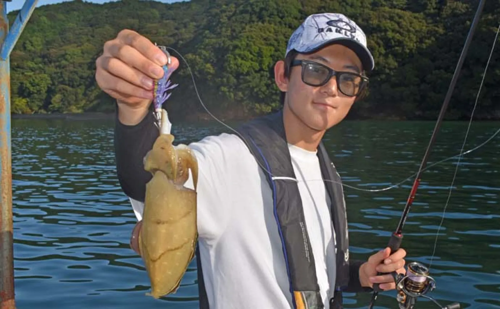 「秋のイカダエギングが開幕!」300g級を筆頭にアオリイカ4匹手中【三重・日乃出屋】