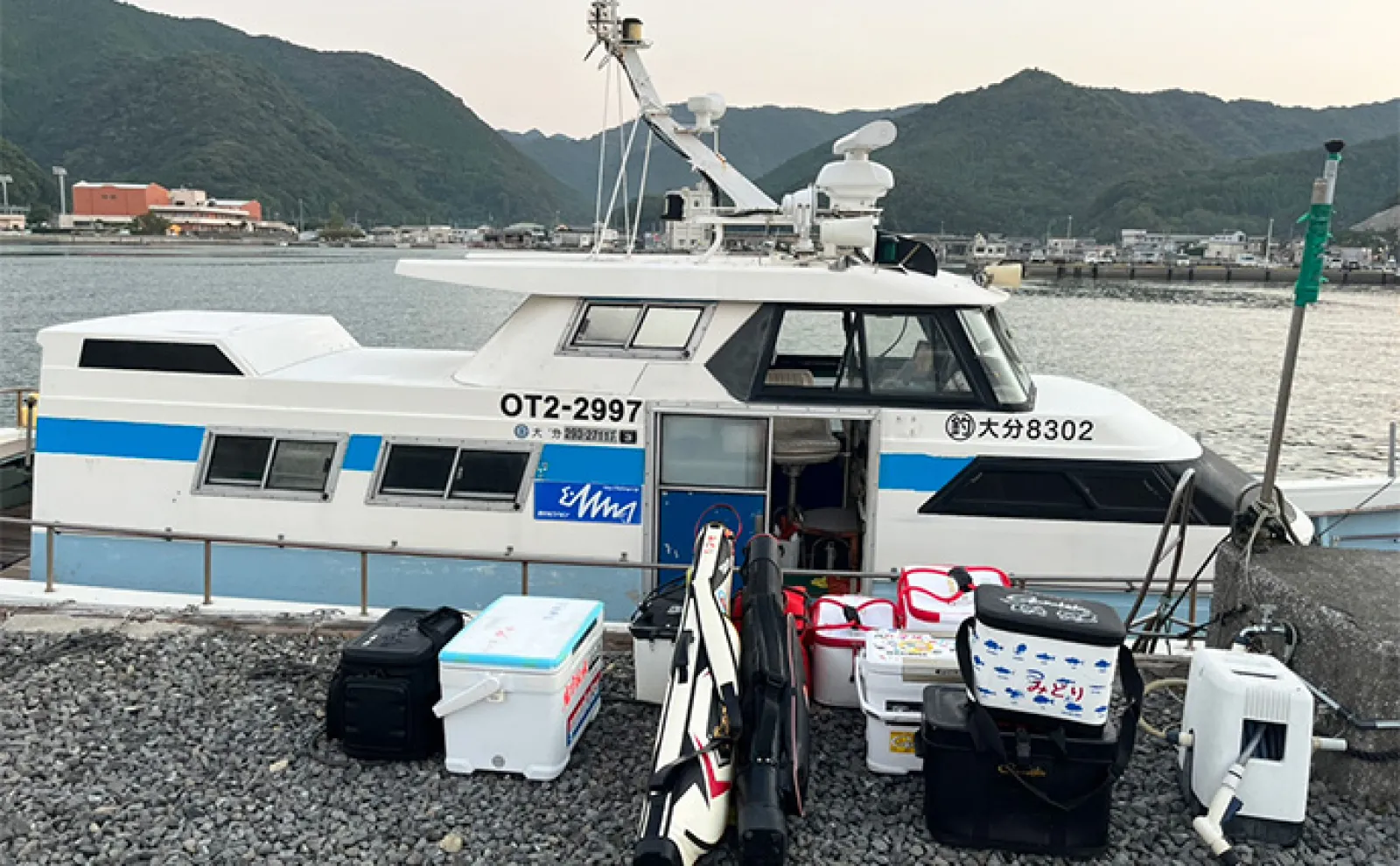 深島での磯フカセ釣りでカツオに良型イサキにオナガグレと多彩釣果に大満足!【大分】
