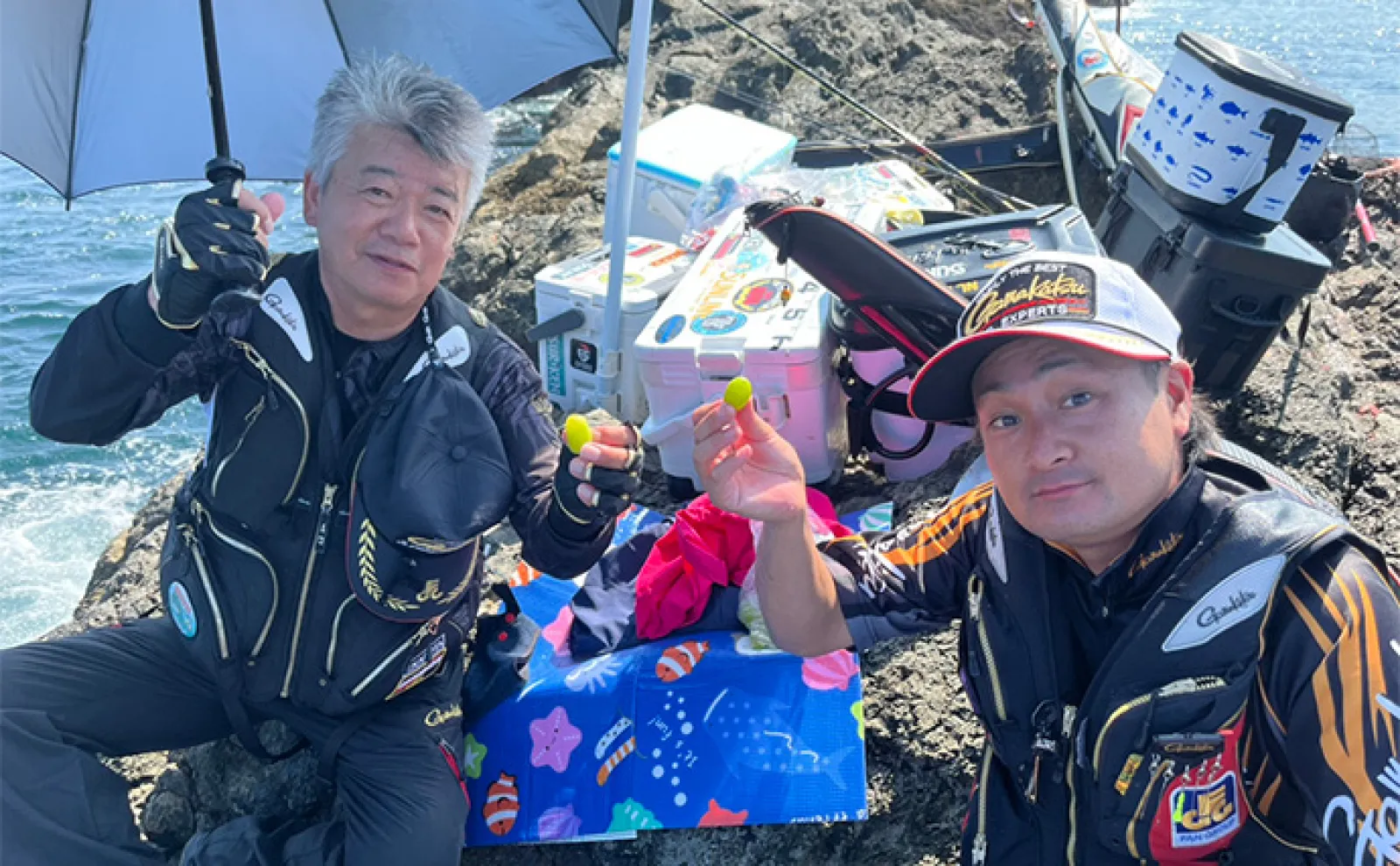 深島での磯フカセ釣りでカツオに良型イサキにオナガグレと多彩釣果に大満足!【大分】