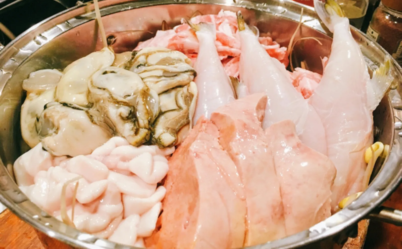 「痛風鍋」は本当に危険なの？　食べる時はいつもより多く水分を摂取することが大事