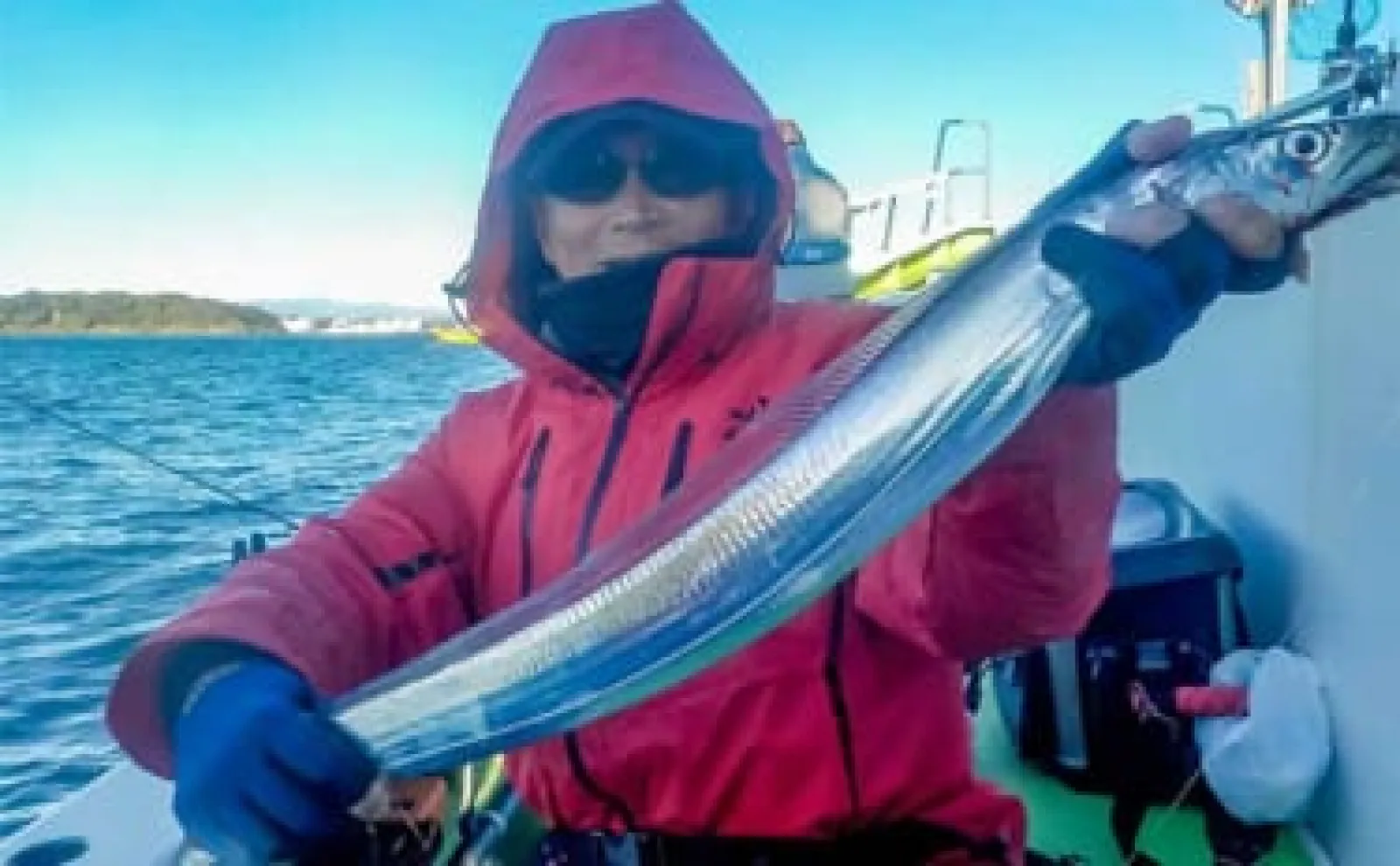 東京湾テンビンタチウオ釣りで大型本命浮上！【神奈川・忠彦丸】ゲスト