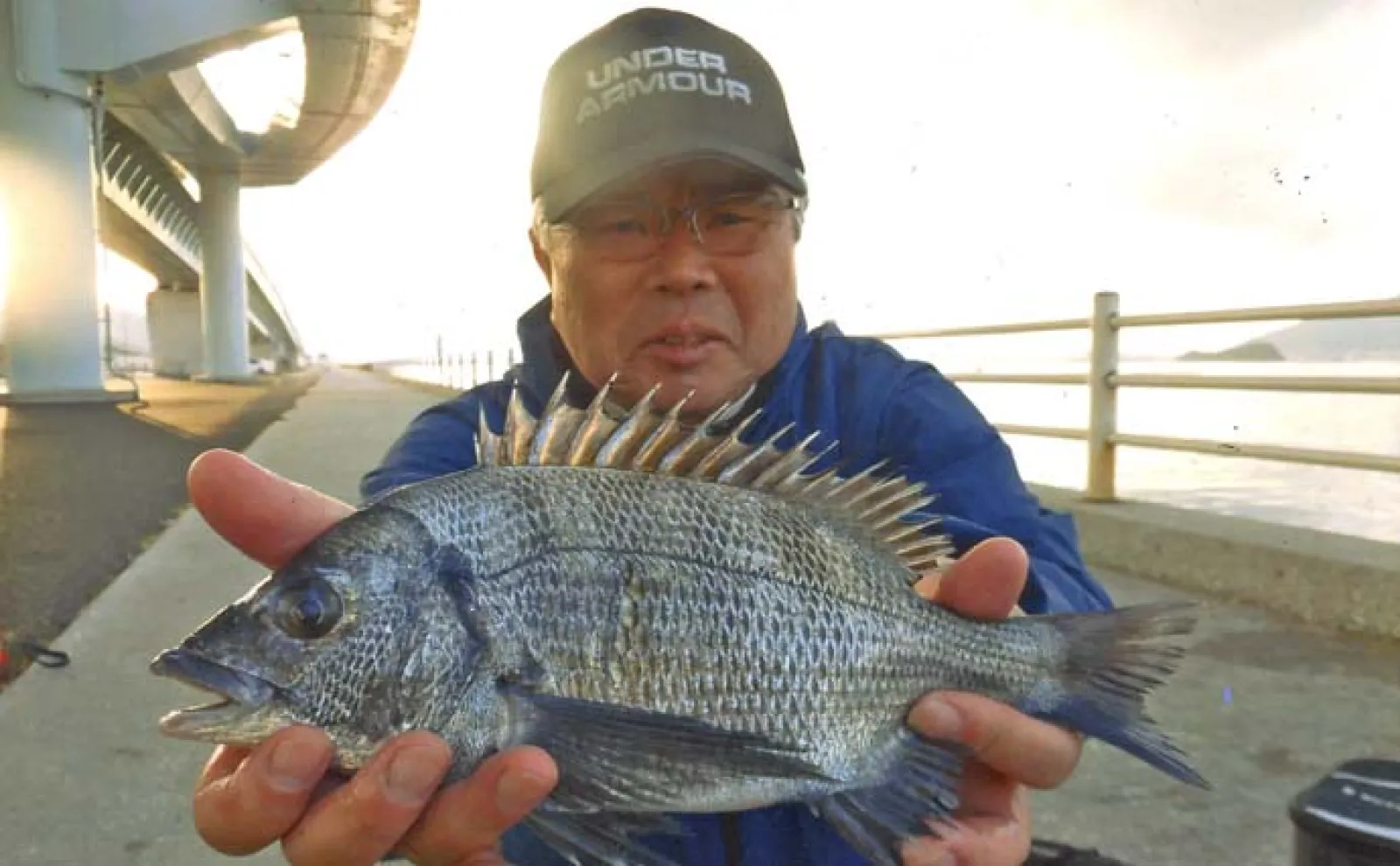 護岸でのフカセ釣りで39cm頭に冬チヌ23尾キャッチ！【福岡・新北九州