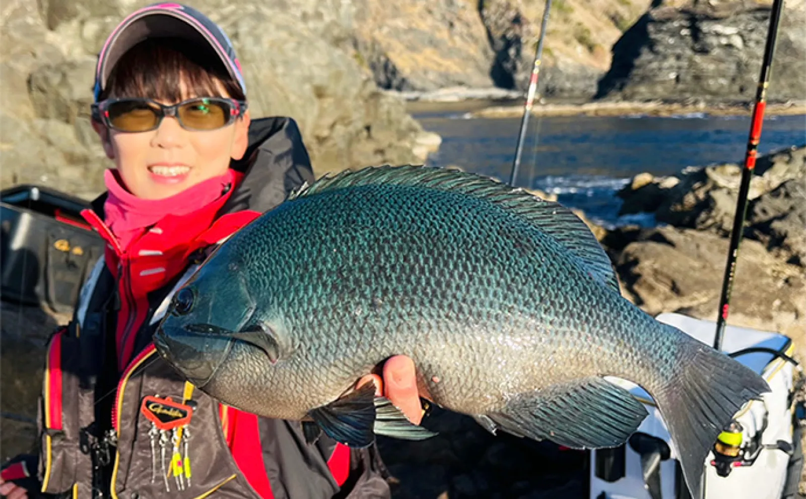 真冬の沖磯フカセ釣りで48cm大型クロ(メジナ)をキャッチ!【大分・大和丸】