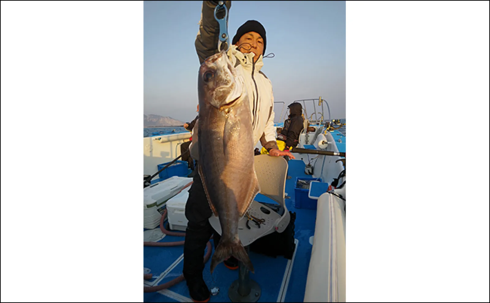 【船釣り釣果速報】玄界灘のテンビン五目釣りで大型メダイにヒラマサと多彩!(福岡)