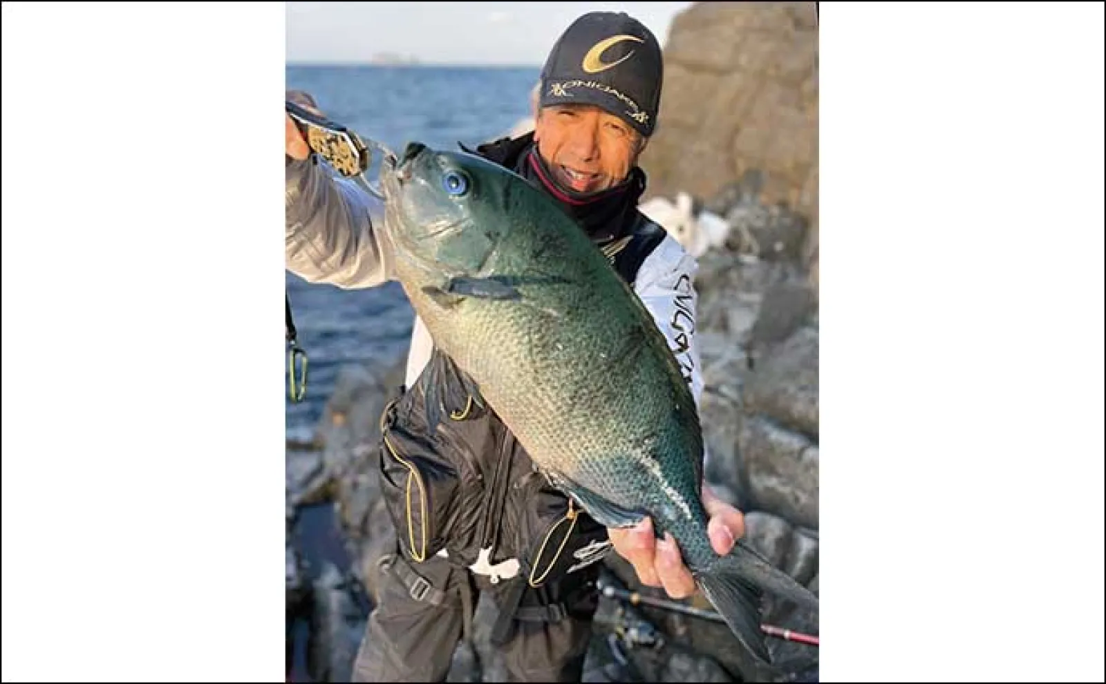 沖磯でのカゴ釣りで80cm超えヒラマサに大型マダイもキャッチ！【長崎