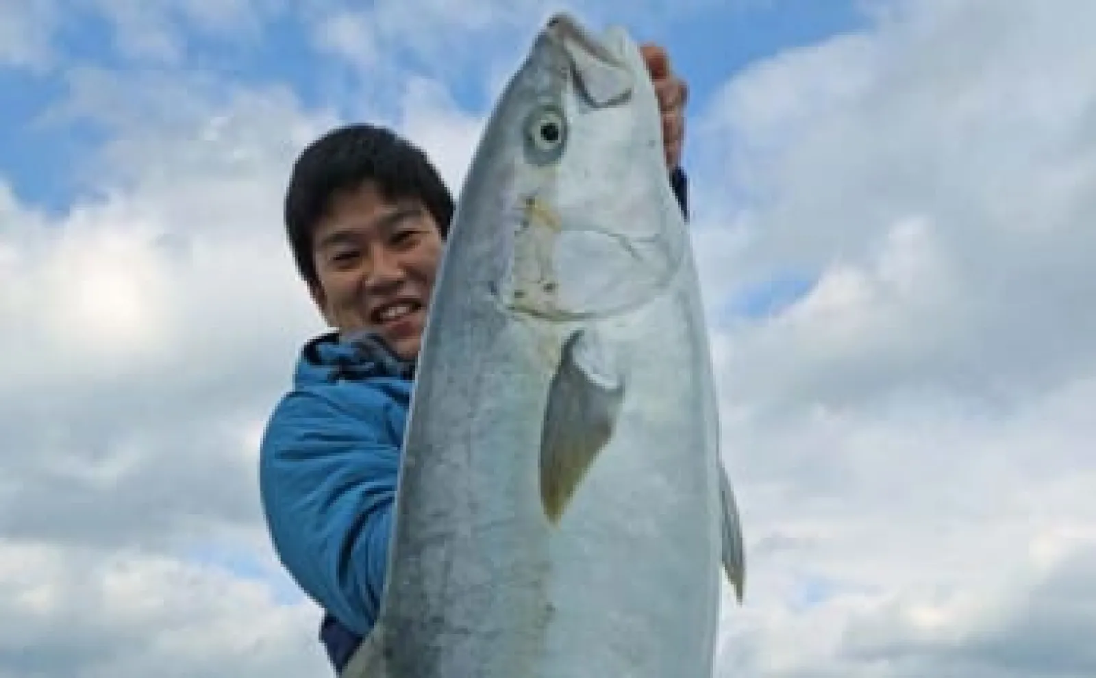 玄海灘キャスティングゲームで12kg超え頭にヒラマサ2尾キャッチ成功