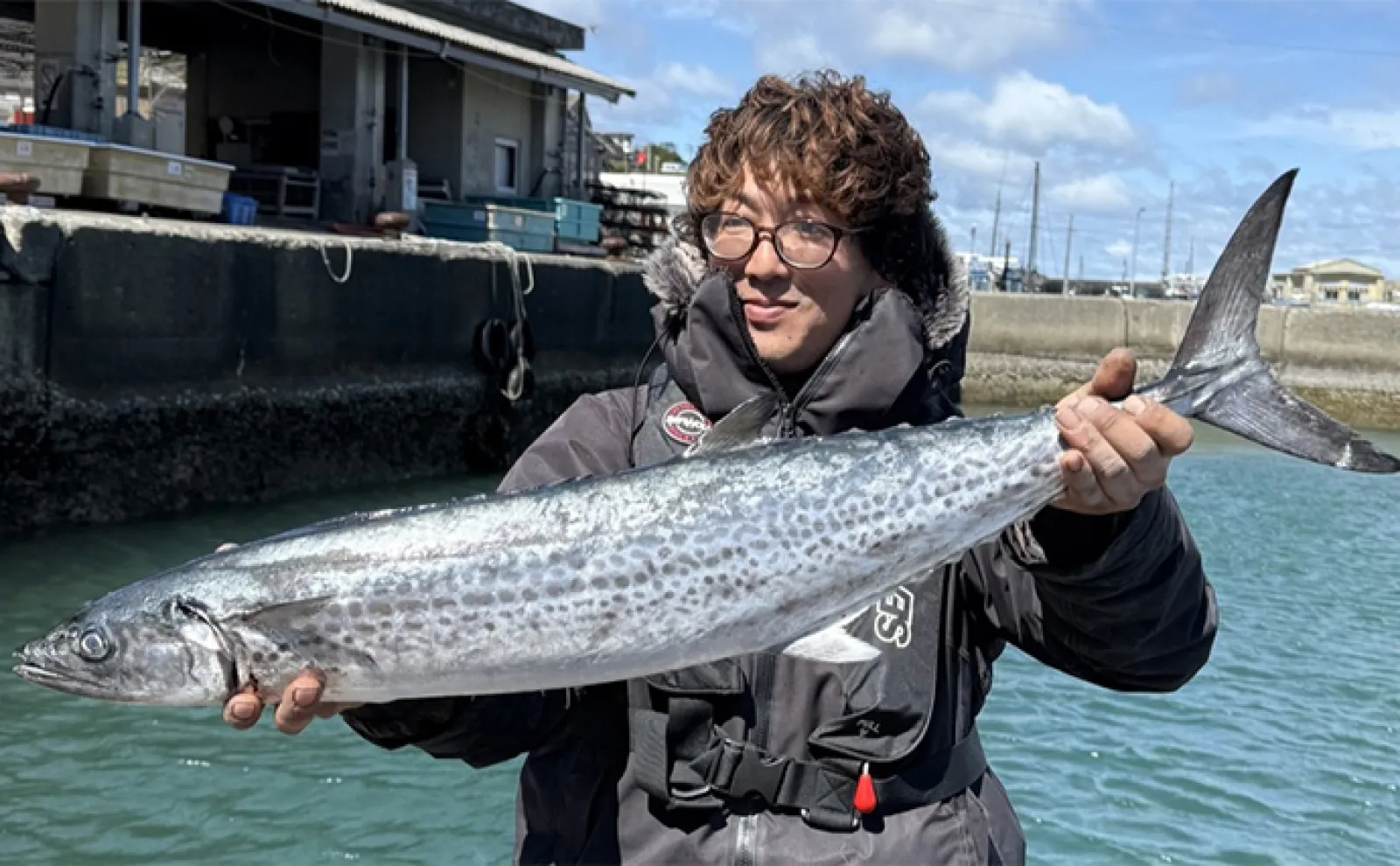 ティップランエギングで2kg超え特大アオリイカ浮上【三重】沖釣り最新釣果情報