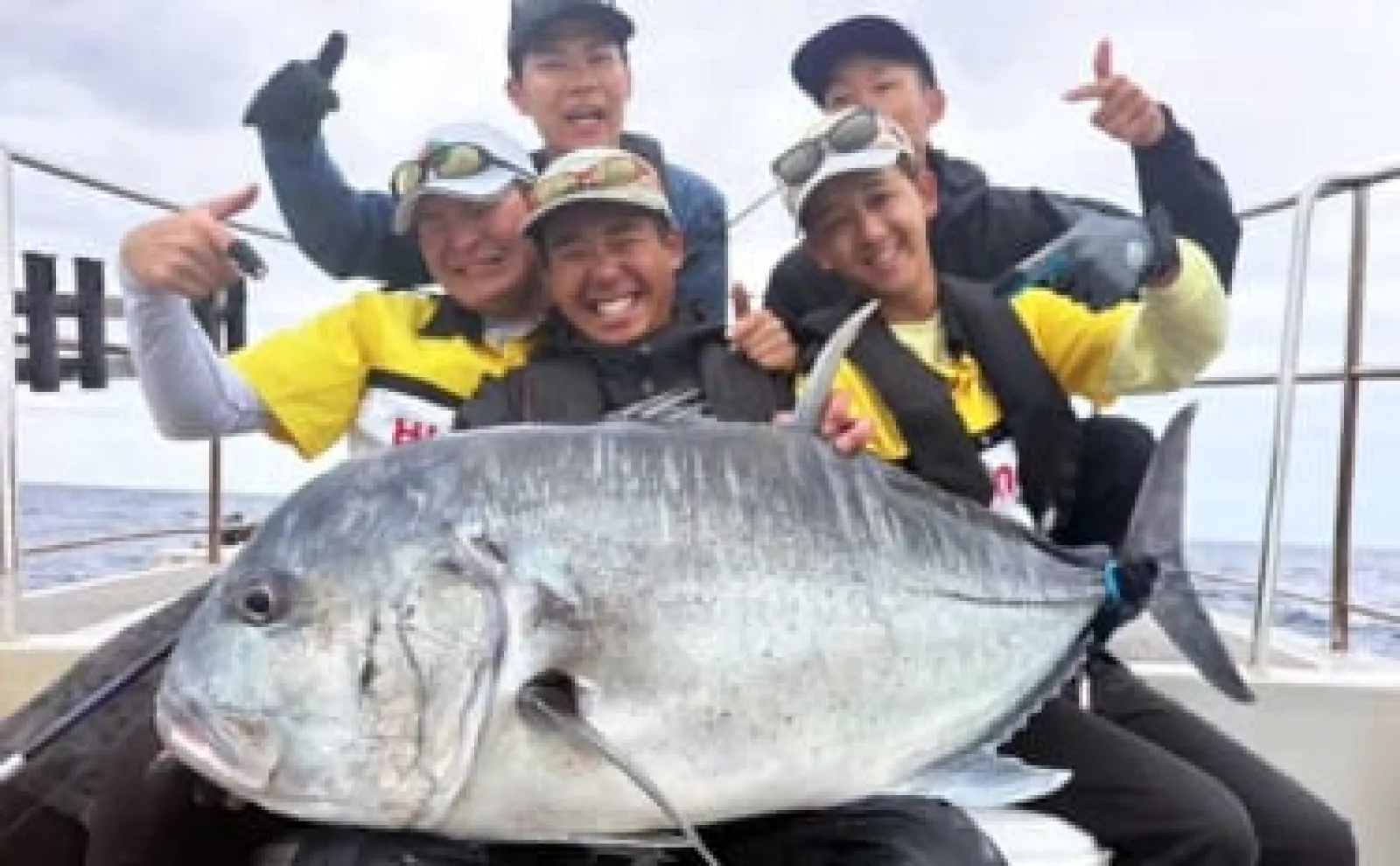 沖縄でのボートGTフィッシングで36kg頭にロウニンアジ船中3尾浮上！【キャプテンズオキナワ】