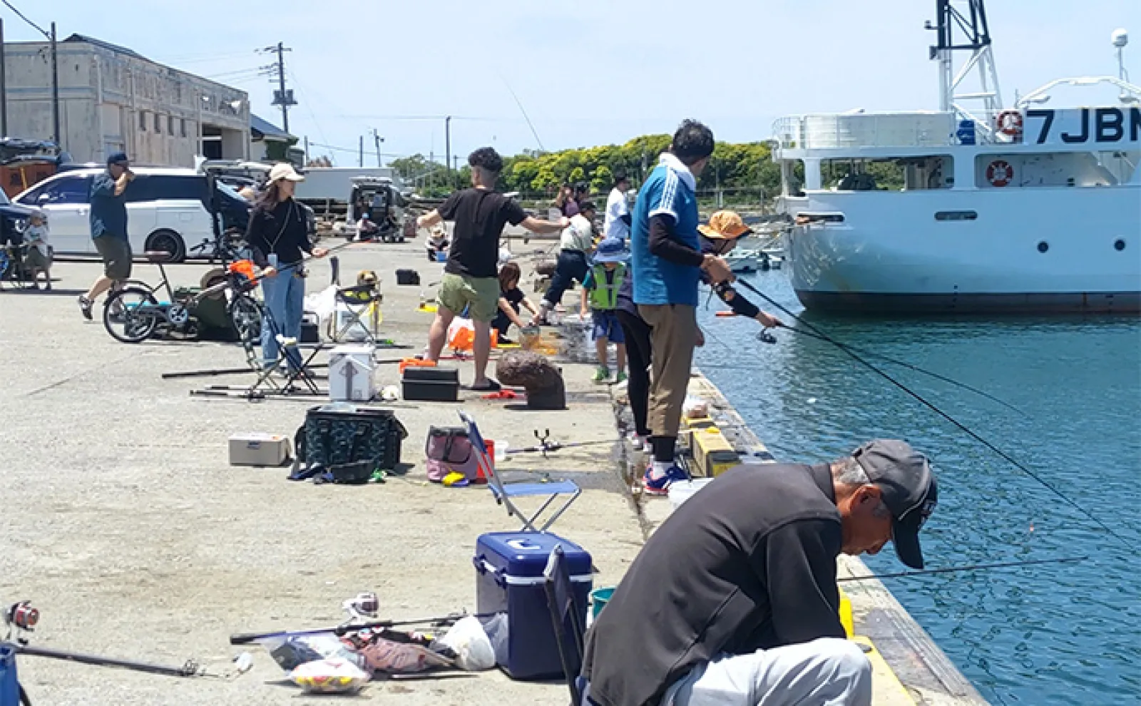 「車横付け可能で足場も良好!」家族釣行にピッタリな釣り場『館山港砂揚げ場』を紹介【千葉】