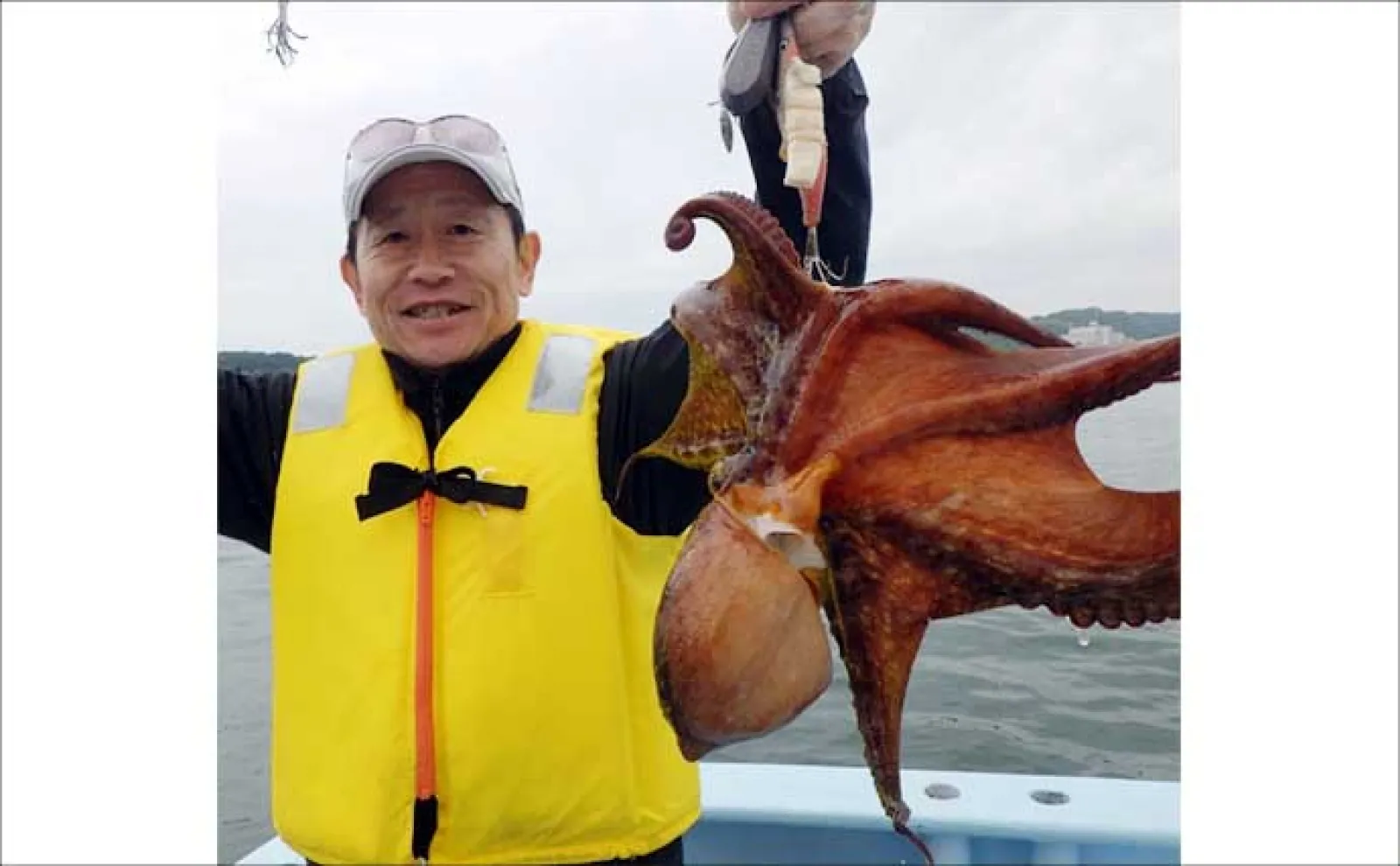【沖のルアー釣果速報】ボートルアー便で50cm良型キジハタを頭にヒラメ・マゴチ・シーバス手中(愛知)