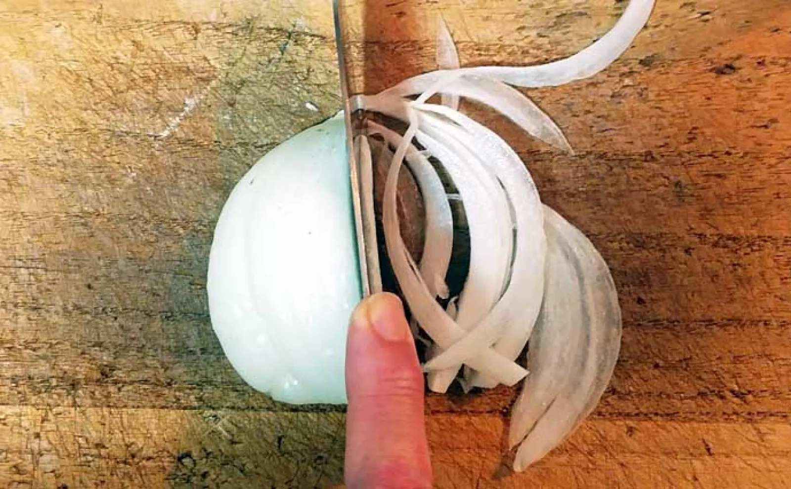 釣魚で作る「血液サラサラ」レシピ:小メジナとタマネギのサラダ 刺身に飽きた時にも