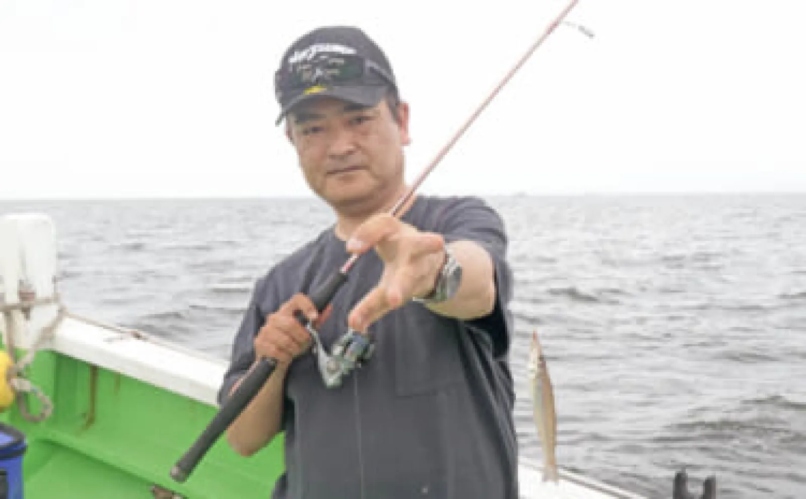 釣る人75尾！」ちがさき丸の船キス釣りで一荷連発＆良型ぞろい【神奈川