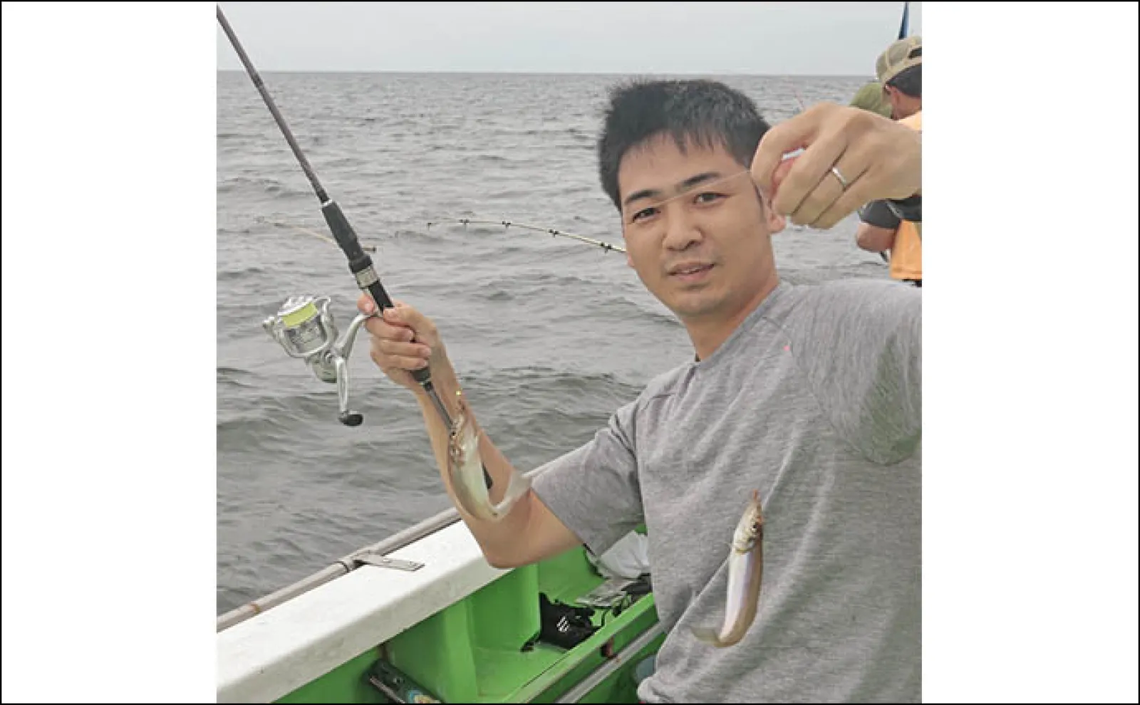 釣る人75尾！」ちがさき丸の船キス釣りで一荷連発＆良型ぞろい【神奈川