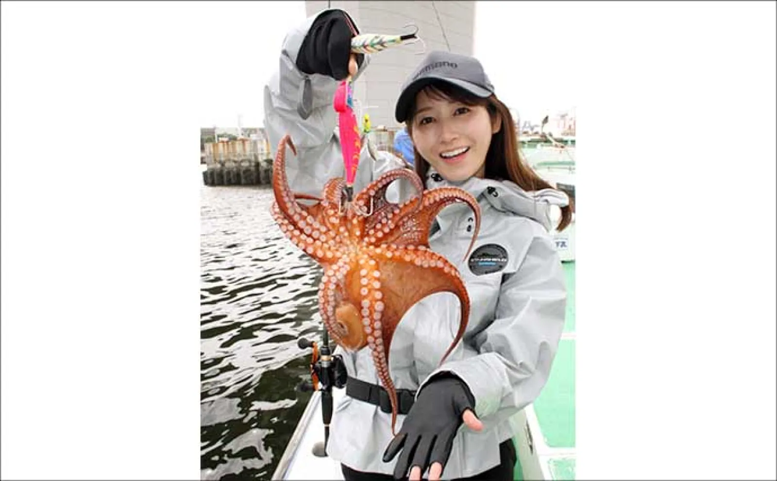 船中最大2.7kgマダコ！」東京湾のエギタコ釣りで11尾キャッチ【神奈川