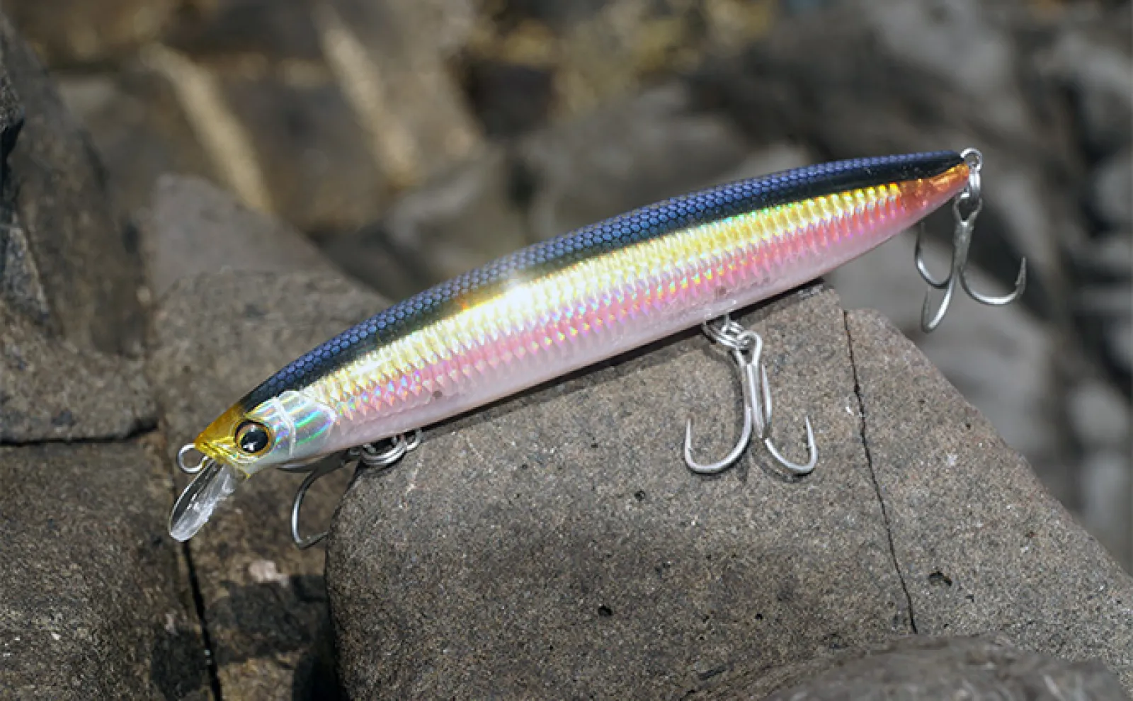 ロックショア　ルアー 爆飛びルアーで攻略！」トップで大型魚を狙う【ロックショアゲーム最