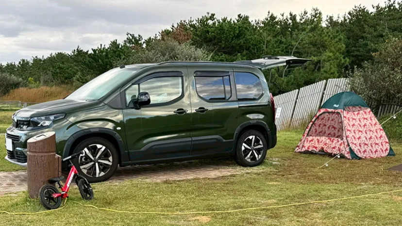 
                    中型ミニバンで家族3人車中泊はできる？初心者におすすめの必需装