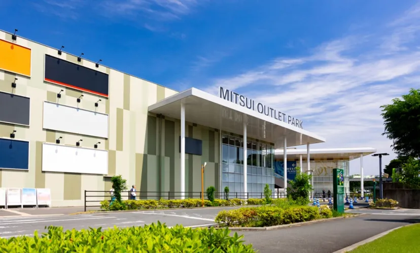 【首都圏最大級！三井アウトレットパーク 入間】スポーツ好き必見！注目のスポーツイベントやペットイベントと人気スポーツ・アウトドア系テナントを一挙紹介。わんちゃん連れにも人気のスポットで、アクティブな休日を遊び尽くす完全ガイド