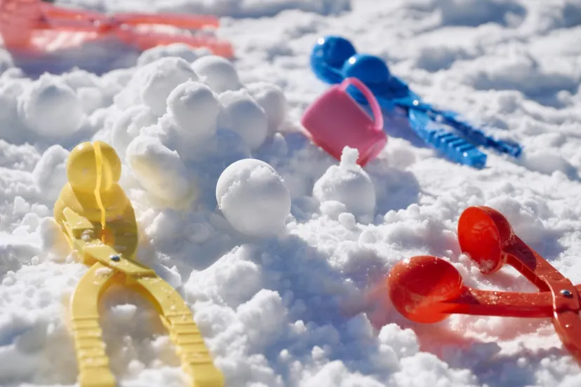 長野県・軽井沢プリンスホテルスキー場、真夏でも雪あそびが楽しめる「カルプリ スノーランド」オープン