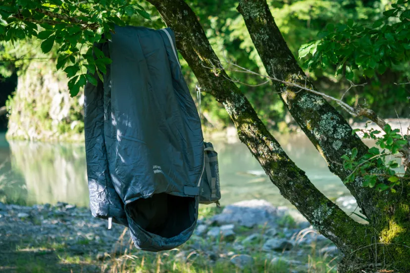 イギリス発アウトドアブランド「Snugpak」、から、秋冬キャンプの快適な眠りを支える2モデルが登場