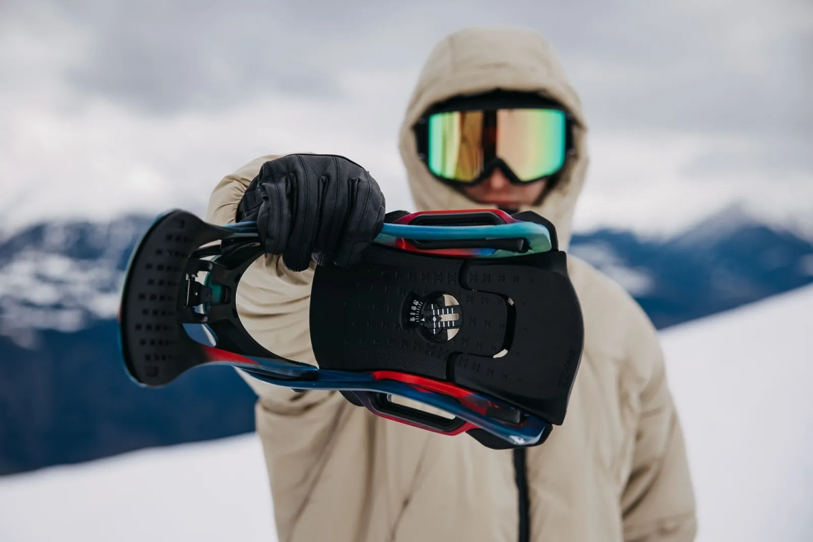 Burtonより、ダイレクトなボードコントロールを実現する新作スノーボードバインディングが登場