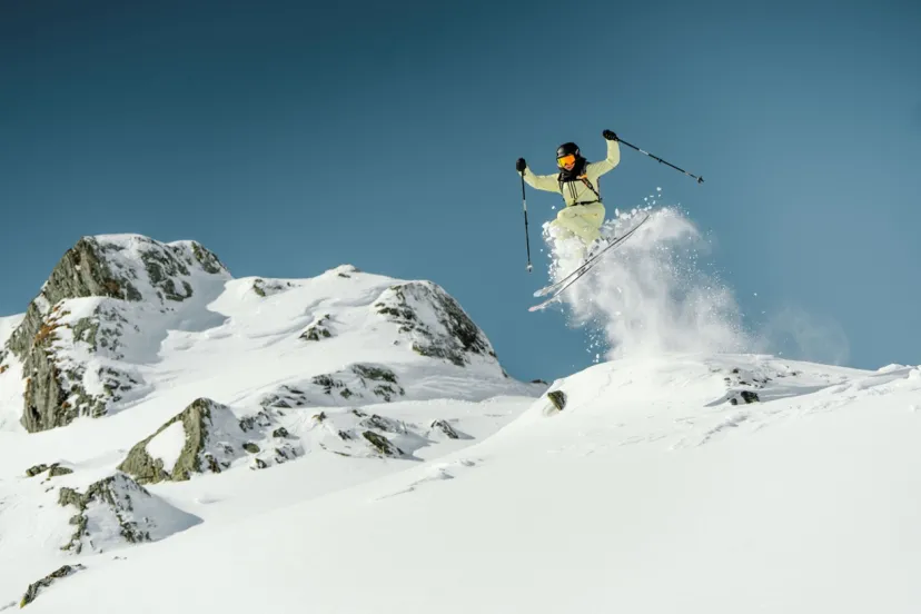 マムート、FWT JAPAN SERIES 2026のオフィシャルウェアとしても採用された高機能なスキーウェアをローンチ