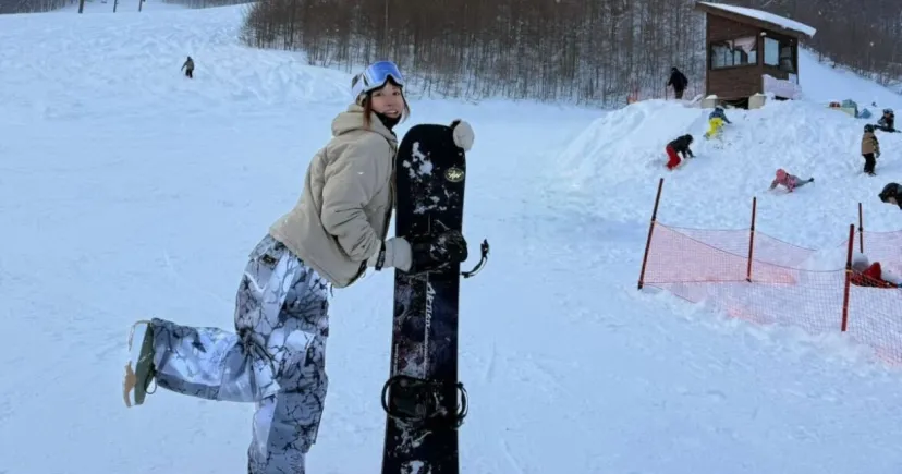 【50周年のオグナほたか】SURF&SNOW「パウダーを楽しめるスキー場ランキング(関東エリア)」で3年連続1位!名物「オグパウ」と爆盛りゲレ食を体験レポート!