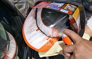 ナノレベルの超撥水被膜で水滴の付着を許さない!